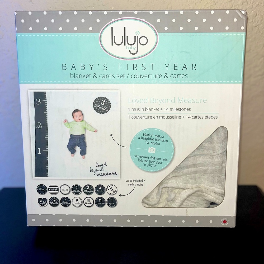 Lulujo “Loved Beyond Measure” Muslim Blanket with milestone cards